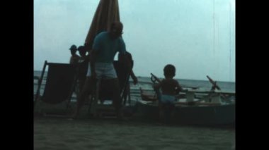 Isola d 'elba, İtalya 1966: Deniz ve sahil tatili aile anıları sahneleri 60' larda