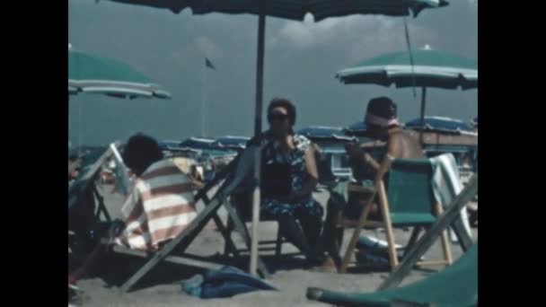 Liguria Włochy Czerwiec 1966 Wakacje Plaży Sceny Rodzinne Latach Tych — Wideo stockowe