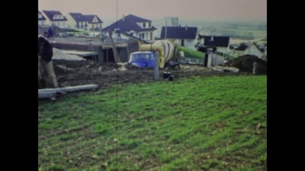 联合王国伦敦 1972年 为70年代建筑工地房屋的奠基进行挖掘 — 图库视频影像