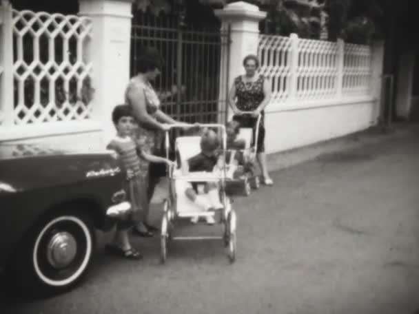 Isola Elba Italy June 1964 Mom Kids Stroller Outdoor Scene — Stock Video