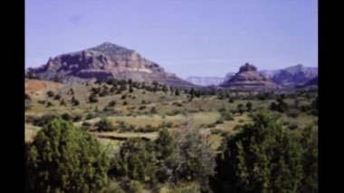 Phoenix, ABD Haziran 1977: Arizona dağ manzarası 70 'lerde