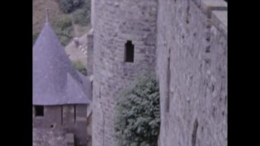 Paris, Fransa Mayıs 1969: İnsanlar 60 'larda eski kale sahnesini ziyaret ediyor