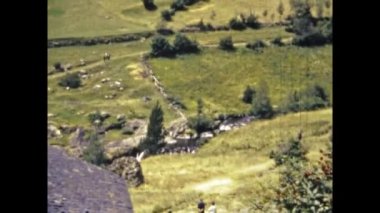 Paris, Fransa Mayıs 1969: Pireneler 60 'larda yaz manzarası