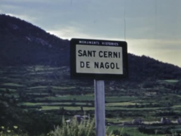 Saint Serni Nagol Francia Junio 1969 Iglesia Saint Serni Nagol — Vídeo de stock