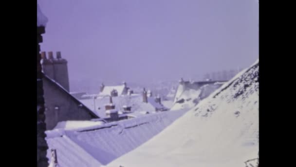 Paris França Maio 1969 Telhados Cobertos Neve Cenas Casas Década — Vídeo de Stock