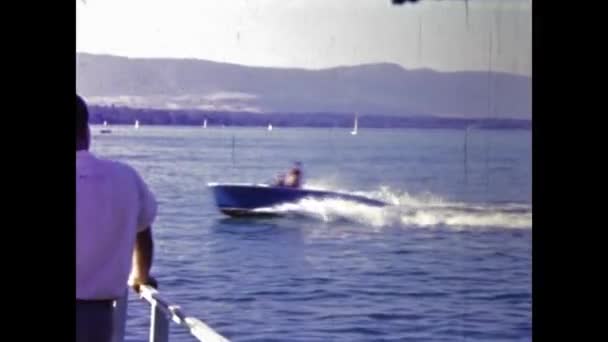Paryż Francja Maj 1969 Motorówka Scenie Jeziora Latach Tych — Wideo stockowe
