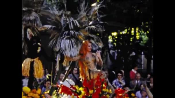 Paris França Maio 1969 Desfile Carnaval Cena Cidade Década — Vídeo de Stock