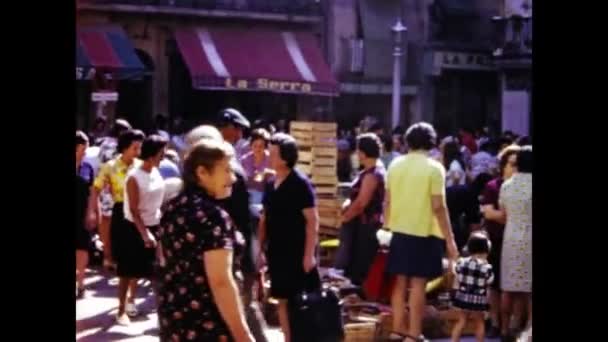 Paris France May 1969 Vegetable Street Market City Scene 60S — Stock Video