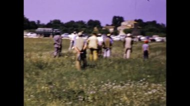 Ravenna, İtalya Mart 1973: 70 'lerdeki av sahnesinde avcılar. Avcılar köpekleriyle ava çıktılar..