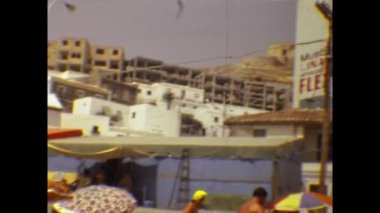 Barselona, İspanya Haziran 1979: 70 'lerdeki aile deniz tatili anıları sahnesi