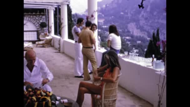 Bardolino Itálie Červen 1973 Lidé Relaxační Dovolenou Hotel Terasa Scéna — Stock video