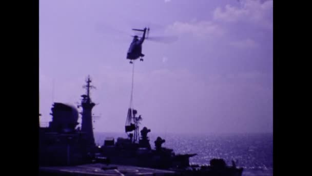 Gizeh Égypte Mai 1980 Hélicoptère Cargo Déplace Dans Les Années — Video