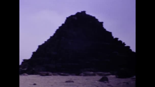 Giza Egypt May 1980 Giza Pyramids Landscape Scene 80S — Stock Video