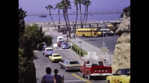 Los Angeles United States June 1977 Women City Traffic Scene — Stock Video