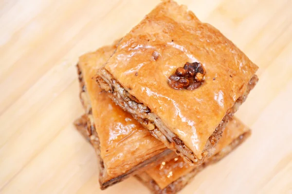 nefis baklava