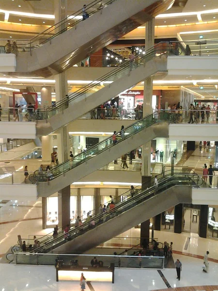 Centro comercial, almacenes, arquitectura, interior, diseño, moderno, lujoso, indonesia, ir de compras, plaza, Pacífico lugar jakarta — Foto de Stock