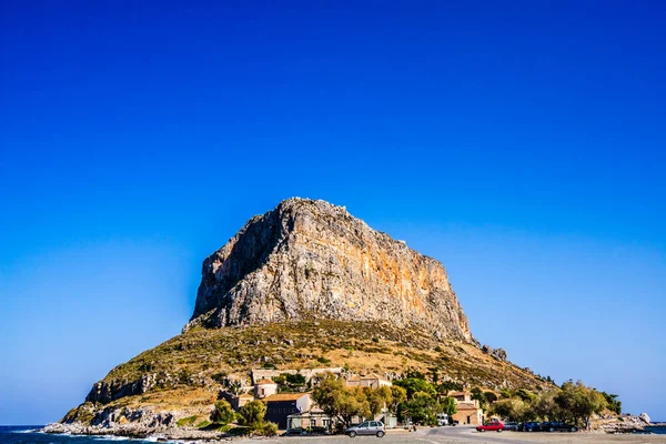 Panorama de la antigua colina de la ciudad bizantina Monemvasia — Foto de Stock