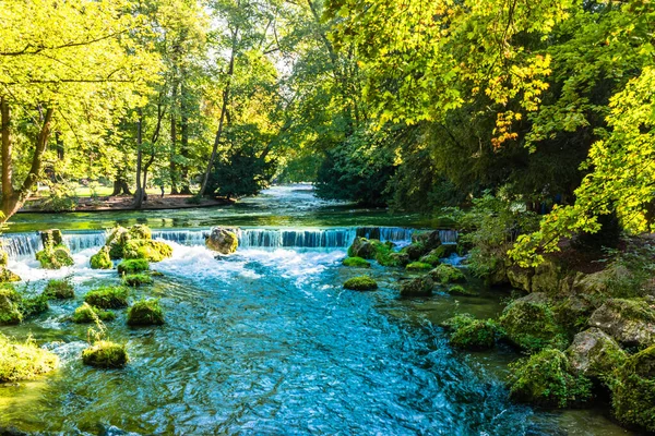 View River Eisbach Munich Bavaria High Quality Photo — Stock Photo, Image