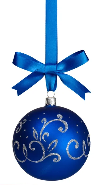 Modrý vánoční koule visící — Stock fotografie