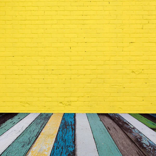 Room interior with yellow brick wall background — Stock Photo, Image