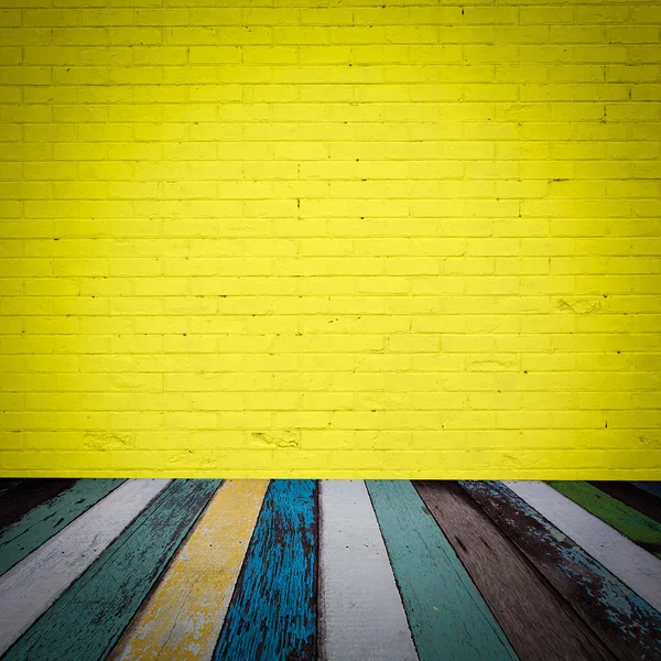 노란 벽돌 벽 배경으로 룸 인테리어 — 스톡 사진
