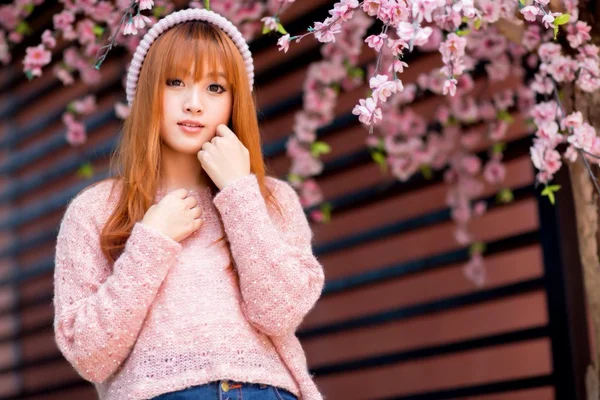 Beautiful asian girl — Stock Photo, Image