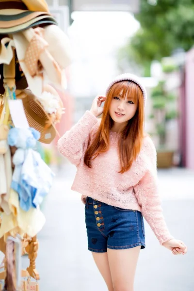 Beautiful asian girl — Stock Photo, Image