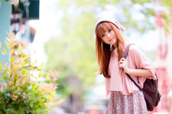 Beautiful asian girl — Stock Photo, Image