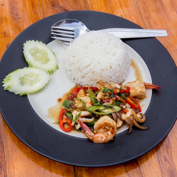 泰国辛辣的食物，与海洋食品 — 图库照片