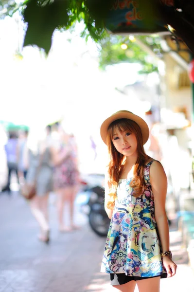 Beautiful asian girl — Stock Photo, Image