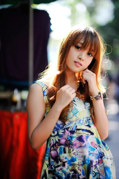 Beautiful asian girl — Stock Photo, Image