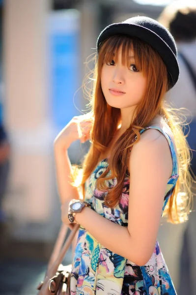 Beautiful asian girl — Stock Photo, Image