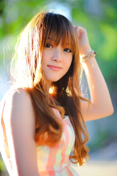 Beautiful asian girl — Stock Photo, Image