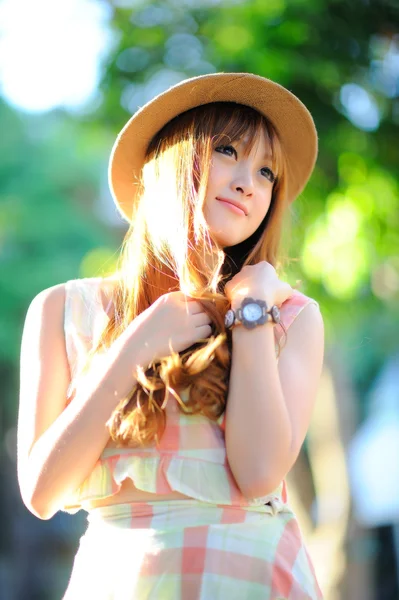 Beautiful asian girl — Stock Photo, Image