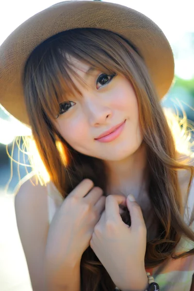 Beautiful asian girl — Stock Photo, Image