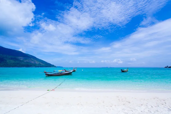 海滩和热带海 — 图库照片