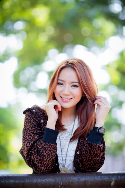 Beautiful asian girl — Stock Photo, Image