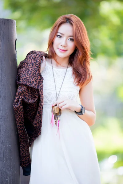 Beautiful asian girl — Stock Photo, Image