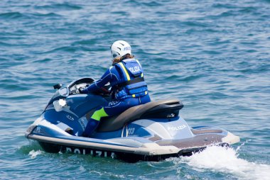 deniz taşıtları ile polis