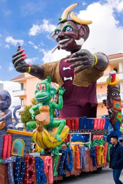 geçit töreni karnaval yüzen