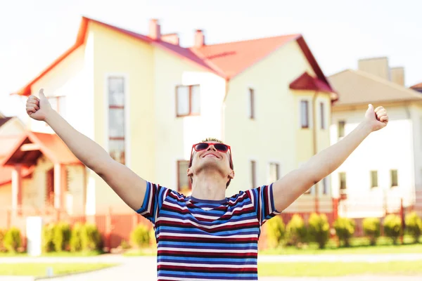 Happiness men on background new house — Stock Photo, Image