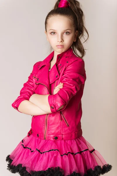 Glam rock tarzında küçük kız moda — Stok fotoğraf
