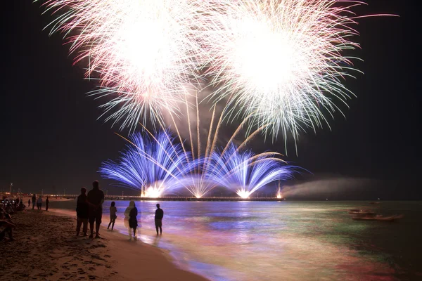 Feuerwerk Strand von forte dei marmi italien — Stockfoto