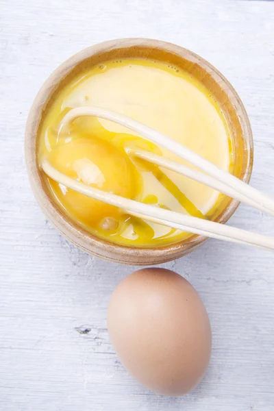 Raw egg — Stock Photo, Image