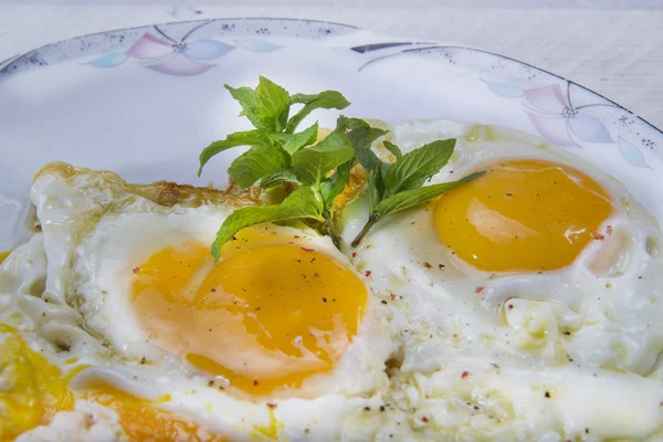 Huevos fritos — Foto de Stock