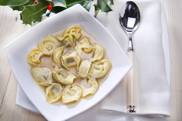 Cappelletti in broth, typical Italian pasta — Stock Photo, Image