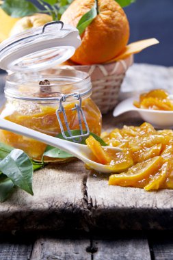 Tüm portakal reçeli