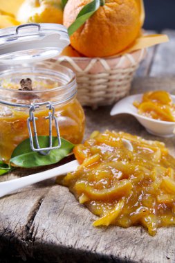 Tüm portakal reçeli