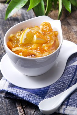 Tüm portakal reçeli