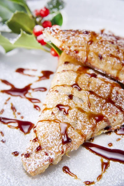 Pastelería crujiente con pastelería dulce caramelo —  Fotos de Stock